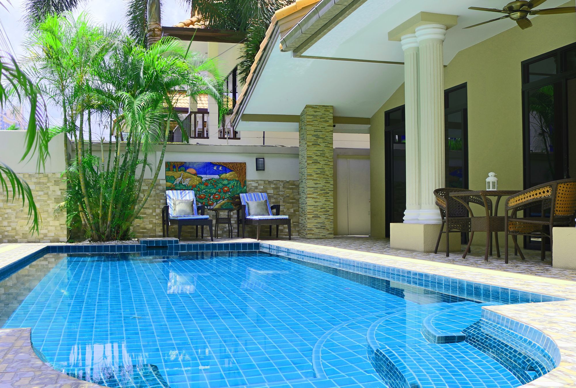 Grand Siam Villa *